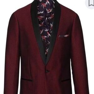 Paisley and Gray Red Houndstooth Tux. 46R 36w